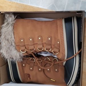 Sorel Joan of arc winter boot